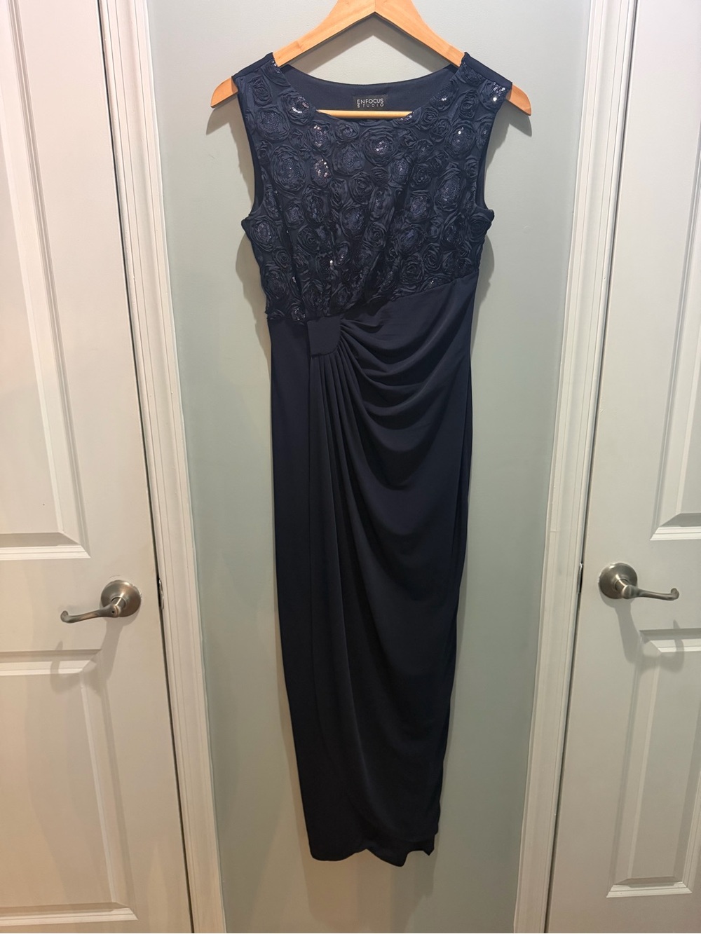 En Focus Studio Navy Blue Sequin Rosette Ruched Maxi Formal Dress Size 4